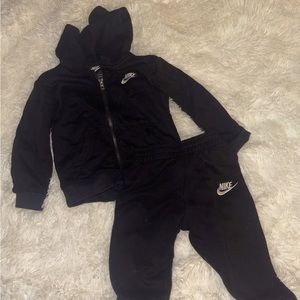 Nike sweatsuit